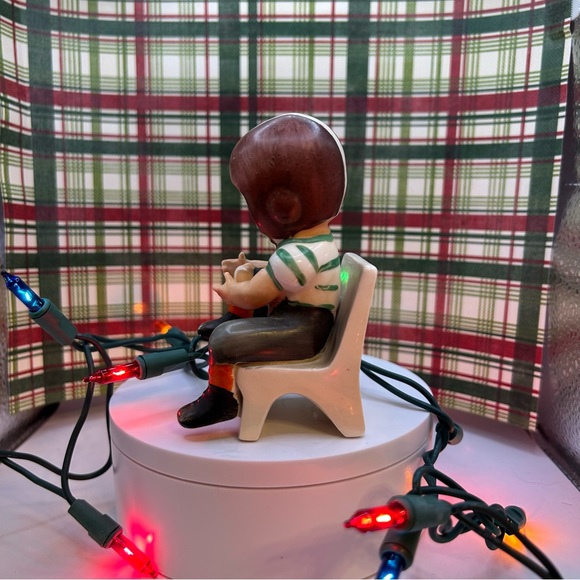 Vintage Wales Porcelain Football Player with Skinned Knee Figurine - Picture 5 of 7